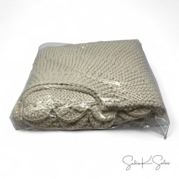 Scalloped Knit Tree Skirt Cream - Threshold Studio McGee - Christmas 2024 - Picture 4 of 4